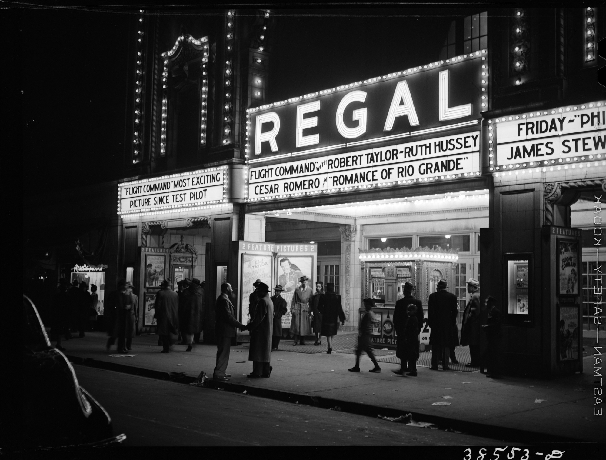 Movie theater. Southside, Chicago, Illinois by Russell Lee, 1941, Prints & Photographs Division, Library of Congress, LC-USF34-038553-D .